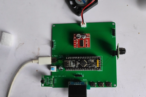 【dz-651】基于单片机的温控风扇