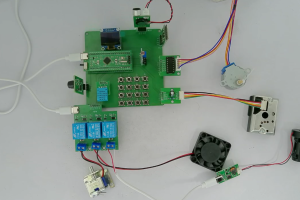 【dz-960】基于云服务的家庭远程监测系统设计